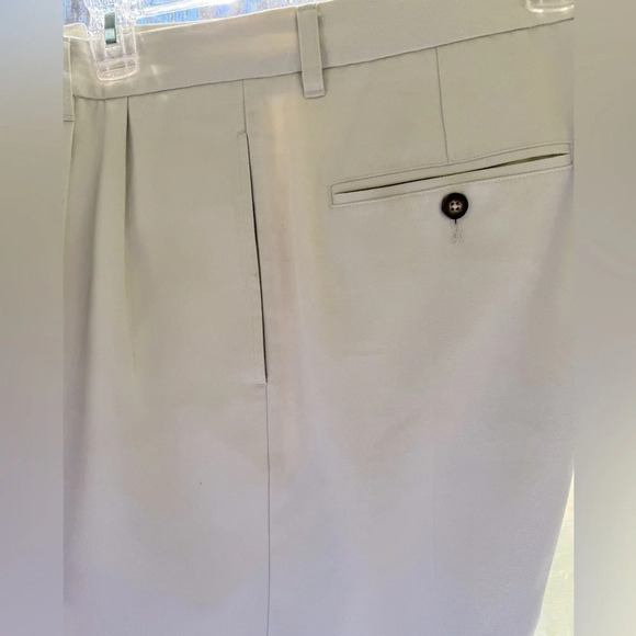 Gary Player 34x34 Pleated and cuffed hem khakis. Classic golf fit men’s pants. - Picture 4 of 9